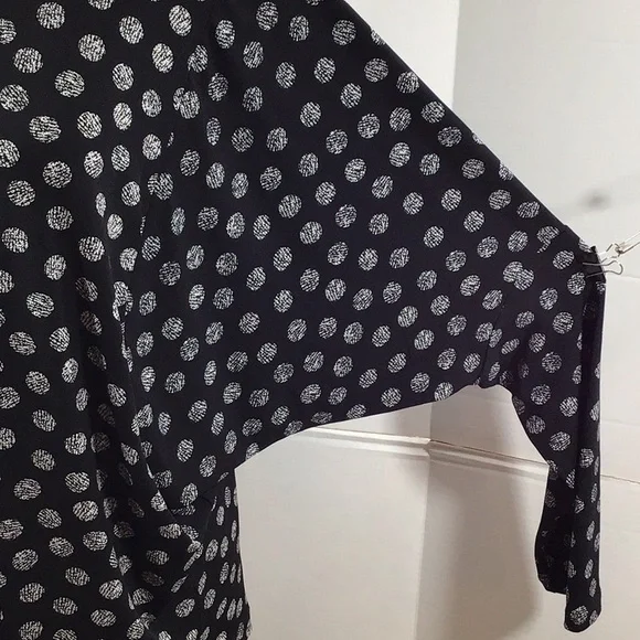 Clara SunWoo b/w polka dot top L - Picture 3 of 10
